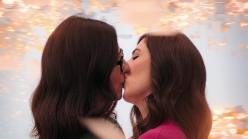 Leighton Mr. Lesbian Kiss