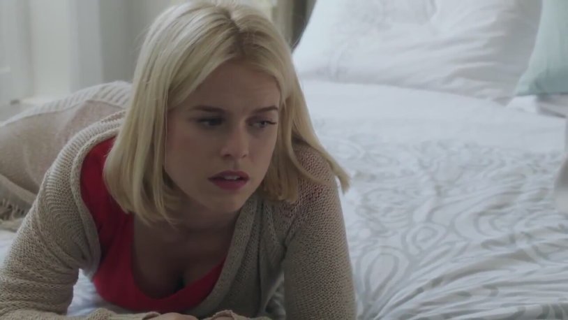 Jennifer Lawrence (passengers) Scene