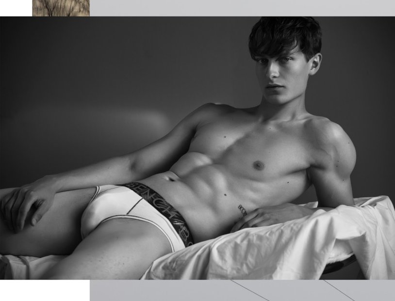 Model Bin Jordan Naked