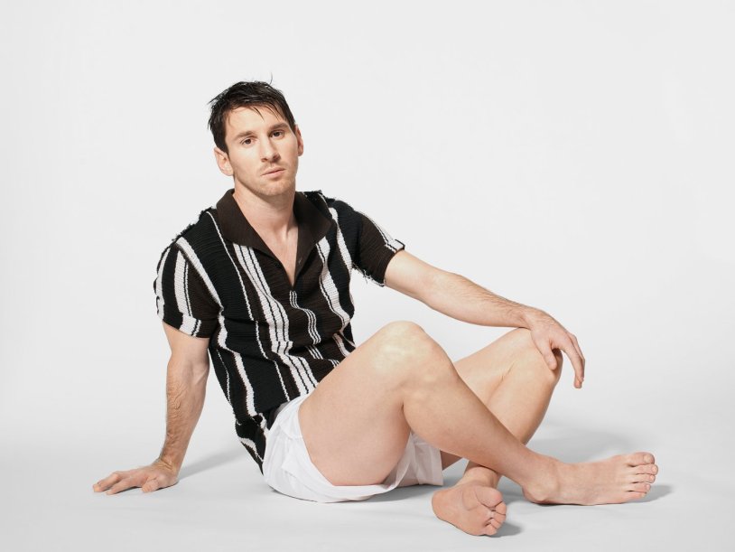 Messi Rad Sanchez rejoices