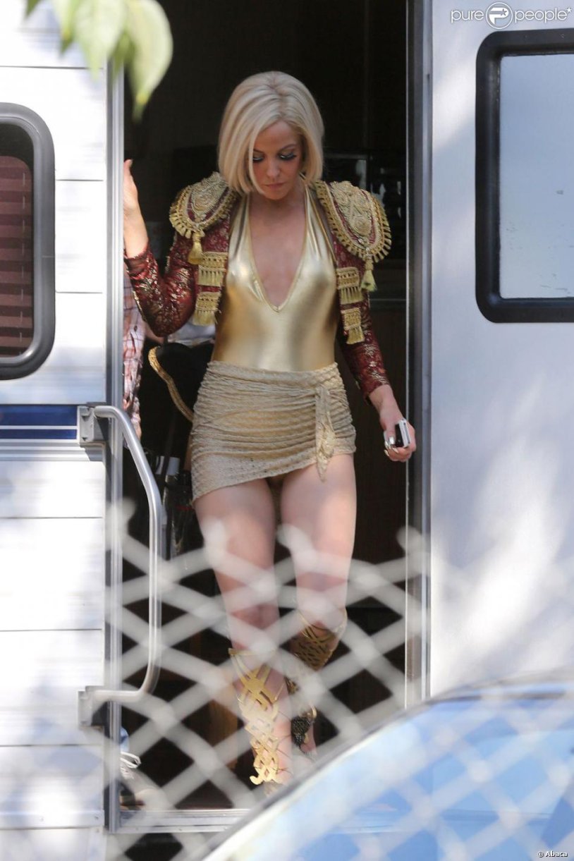 Mary-Luiza Parker legs