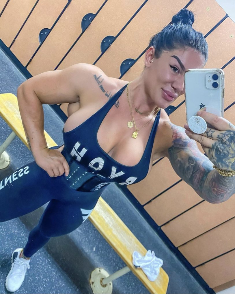 Laura Marie muscles