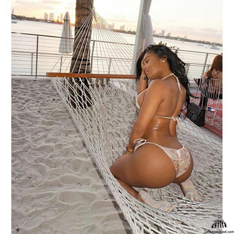 Photoshoot of naked Lira Galore Selfie