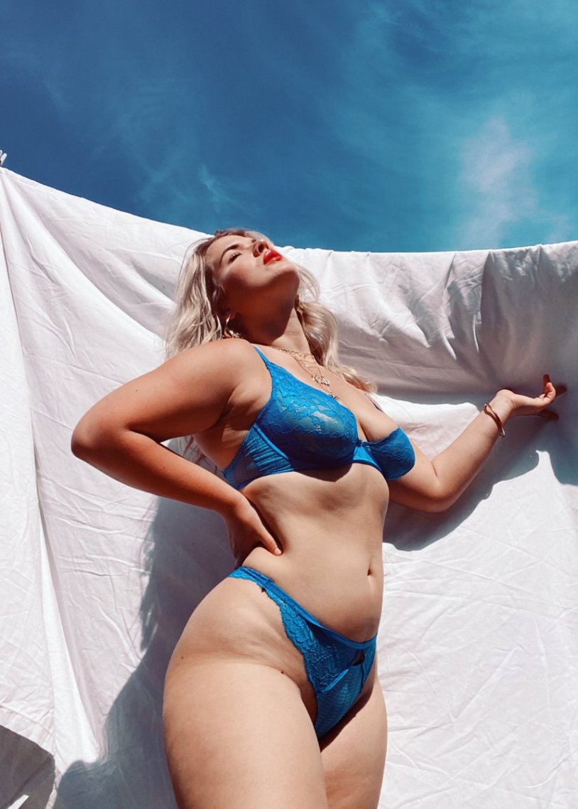 Jessica Megan model saz plus