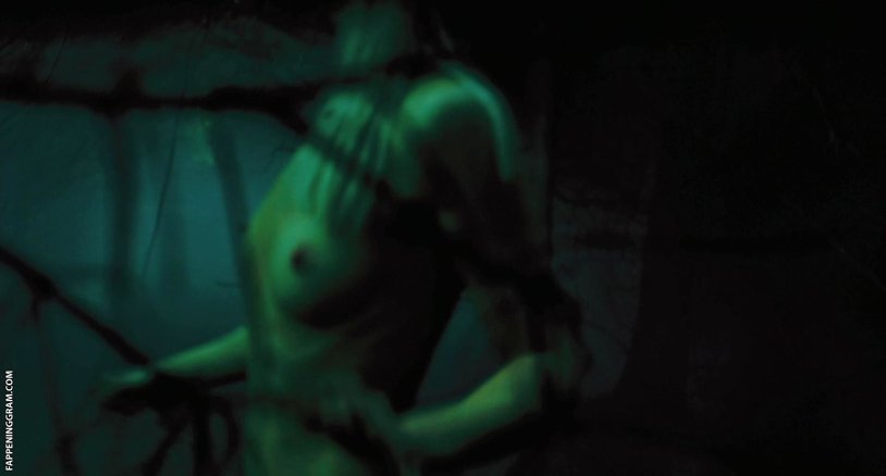 Kate Winslet Lesbian scene Ronan