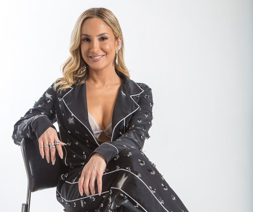 Girl in a swimsuit sketch