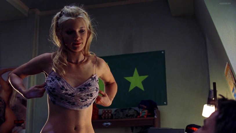 Amy Smart Star landing