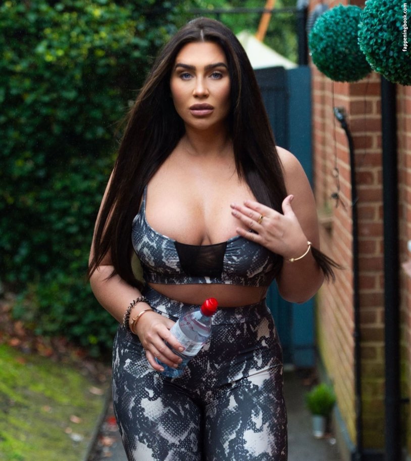 Actress Sofia Vergar Nude