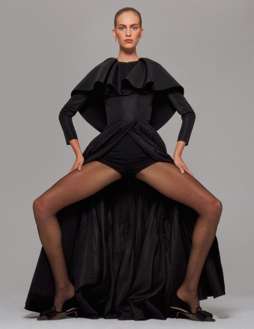 Vanessa Axente on Dating Sits