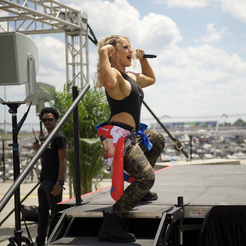 Leice Evans Hot photo