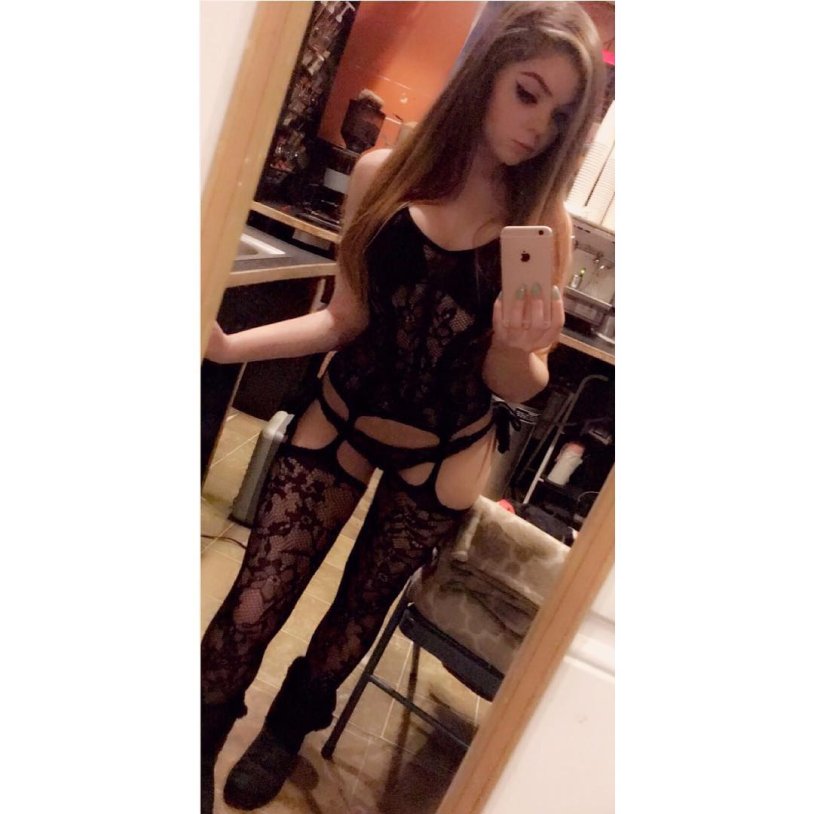 Girls Selfie cosplay