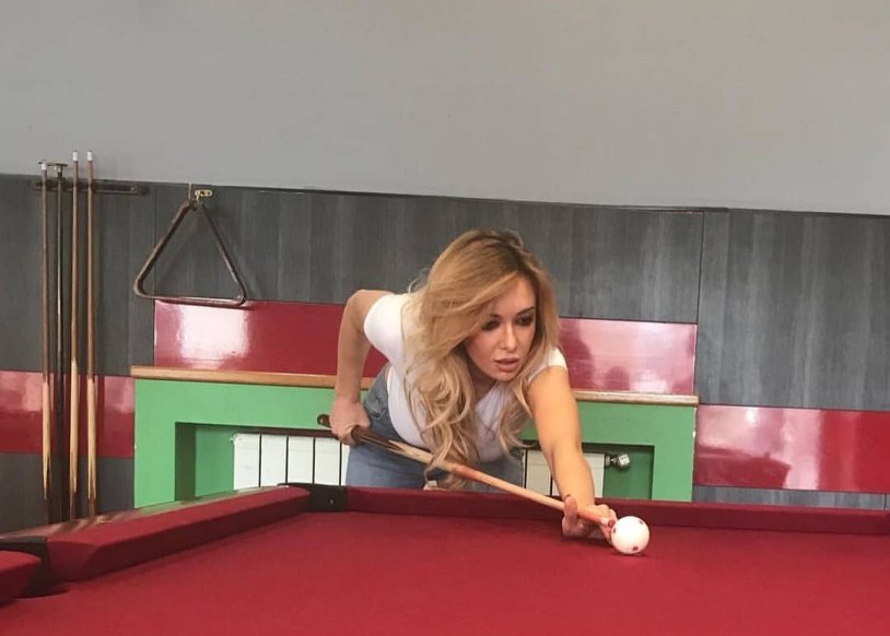 Billiard girl