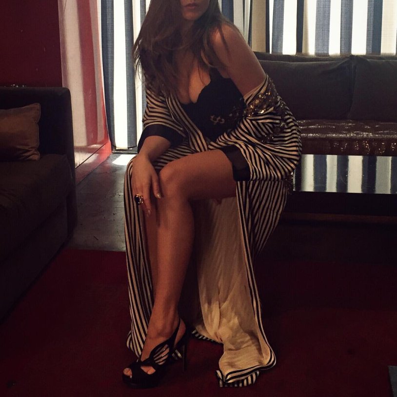 Elizabeth Gillies Feet