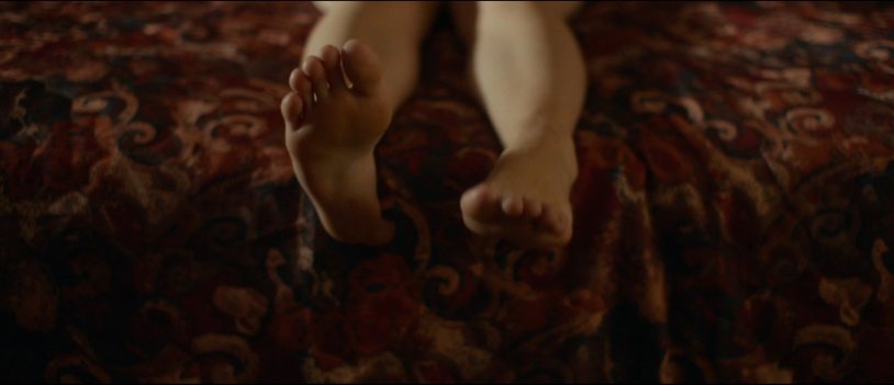 Elizabeth Olsen legs