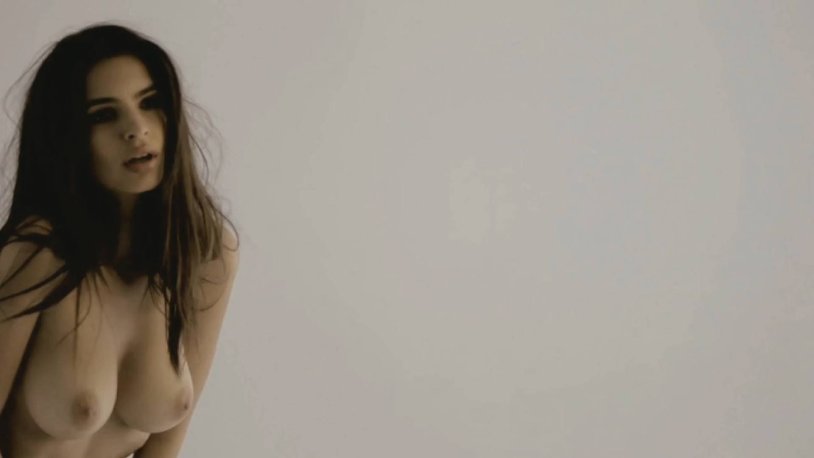 Emily Ratazhkovsky naked