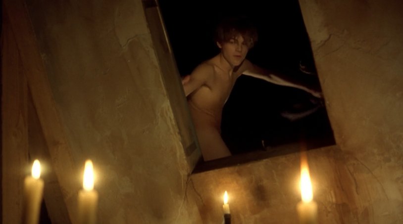 Leonardo di Caprio bed scenes in films