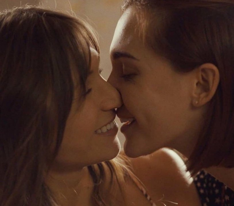 French lesbian kiss