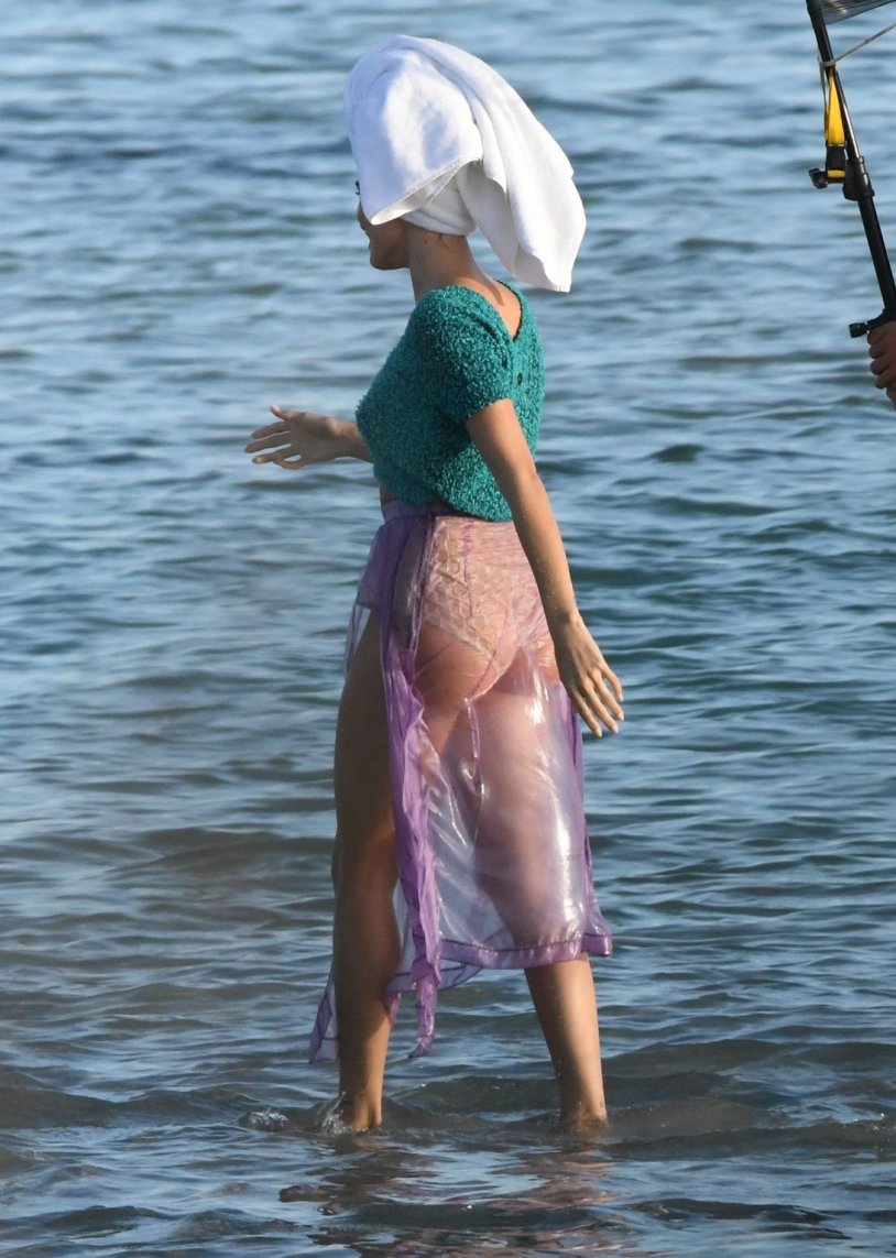 Haley Baldwin is pregnant 2021