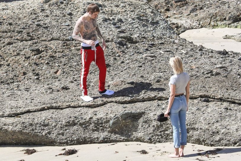 Pregnant Haley Bieber