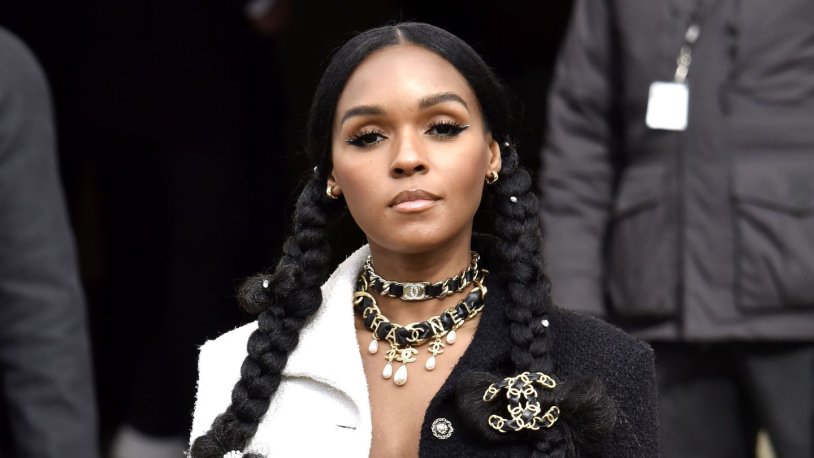 Zanel Mon on the beach