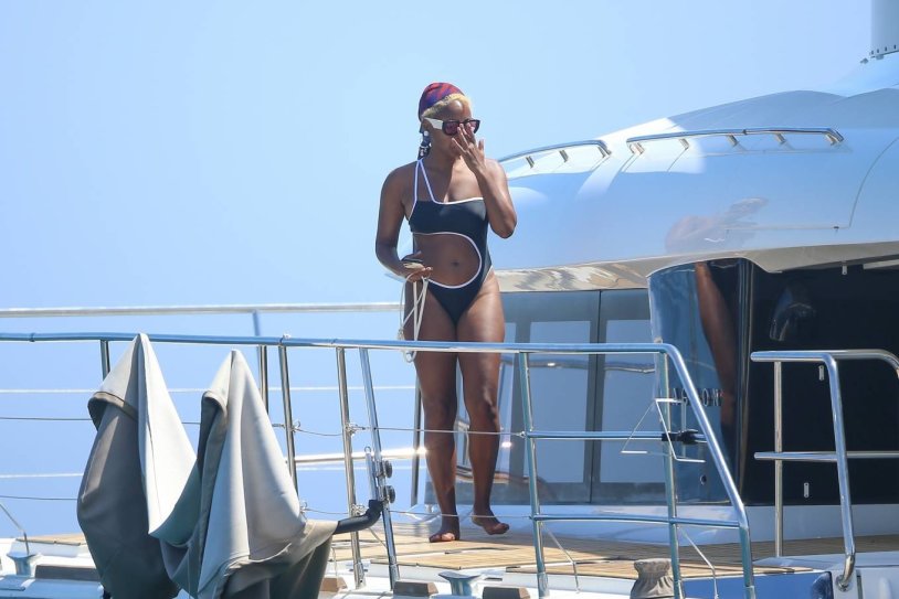 Jeanel mona naked breasts