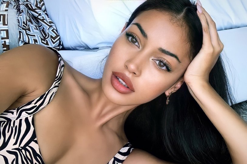 Cindy Kimberly with a girlfriend