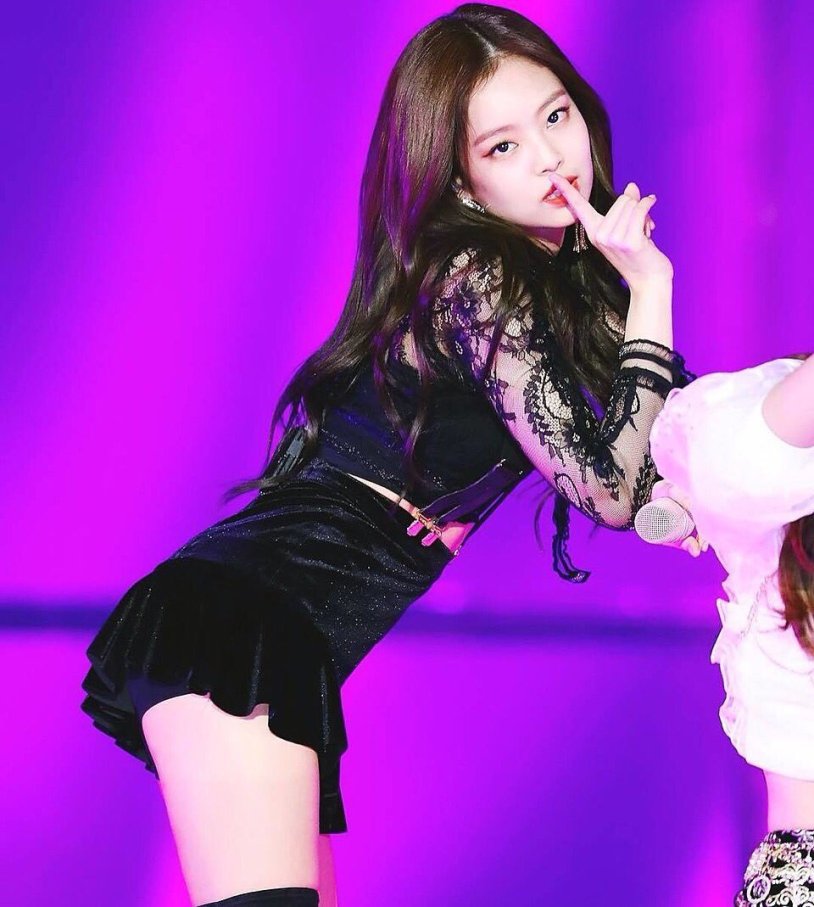 Black Pink Jennie Rose