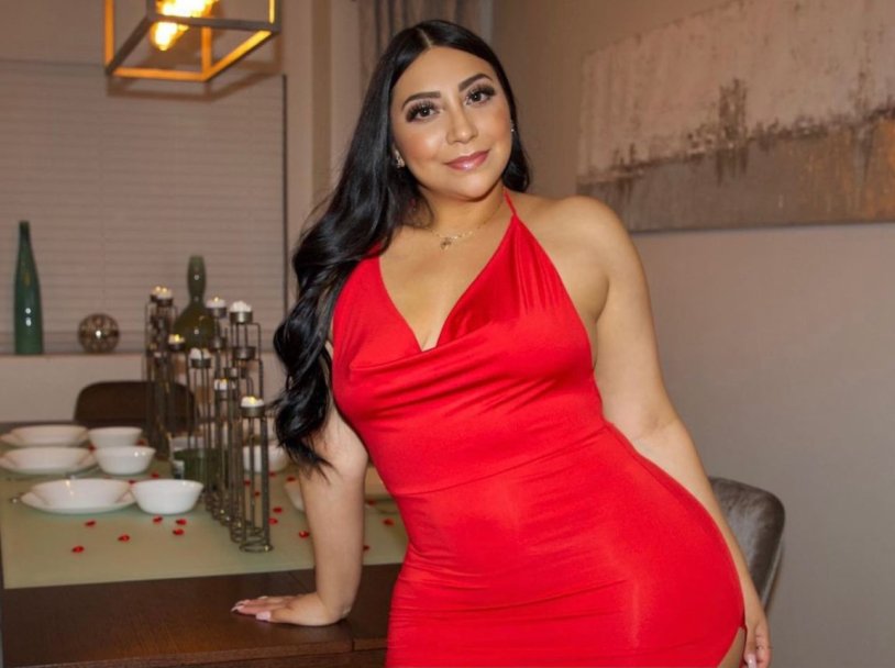 3D women with big priests