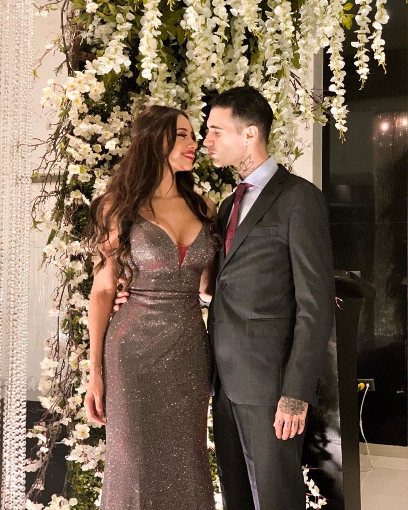 Lorenza is hotly hot