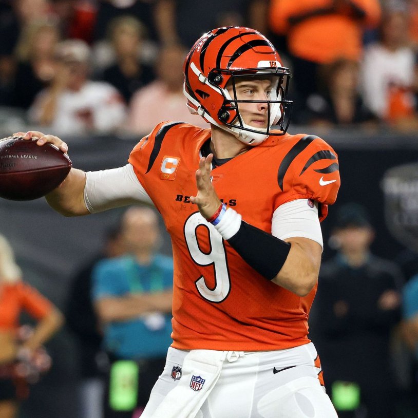 Joseph Barrow American football photo