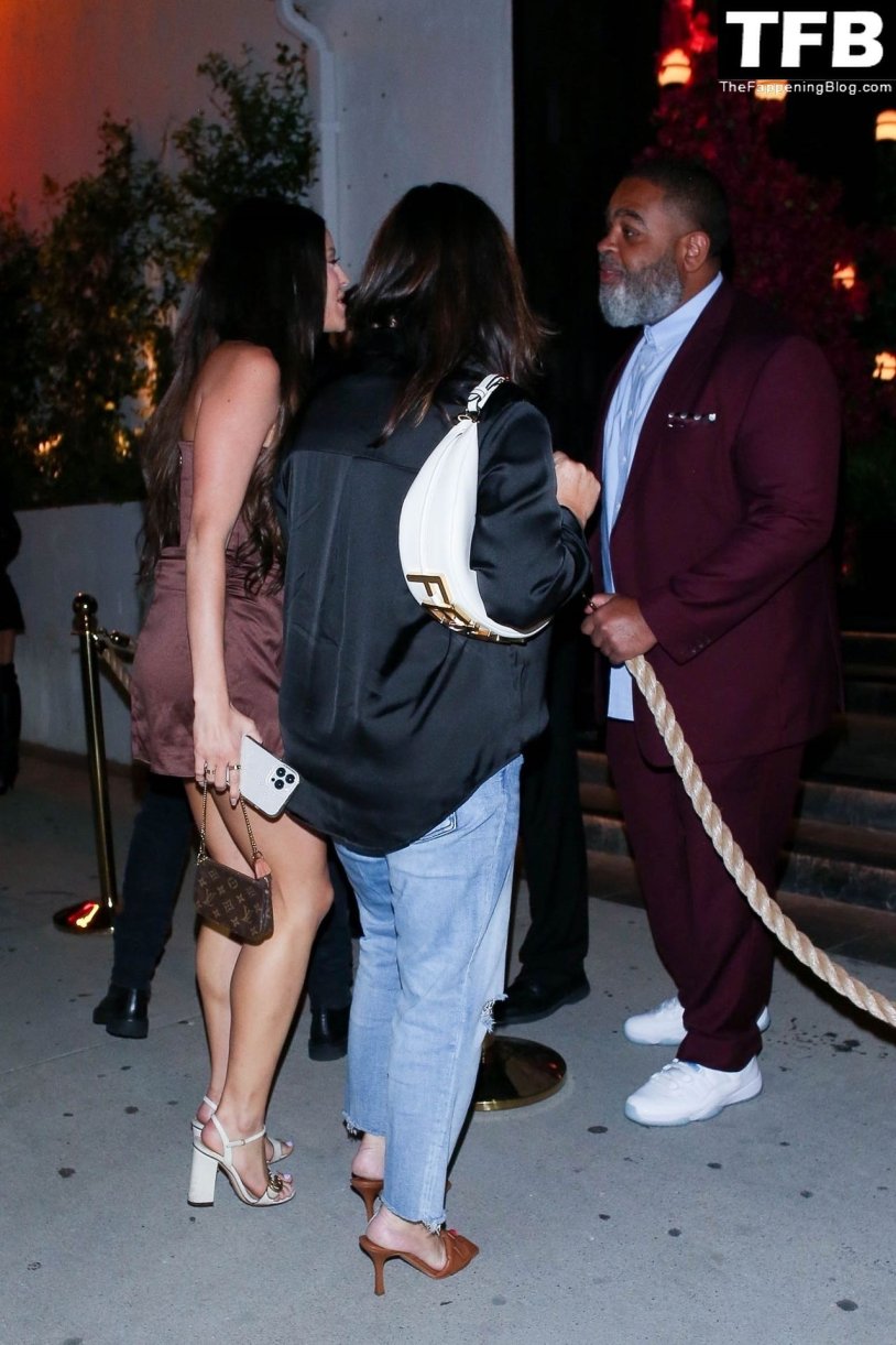 Kim Kardashyan and Kanye West Paparazzi