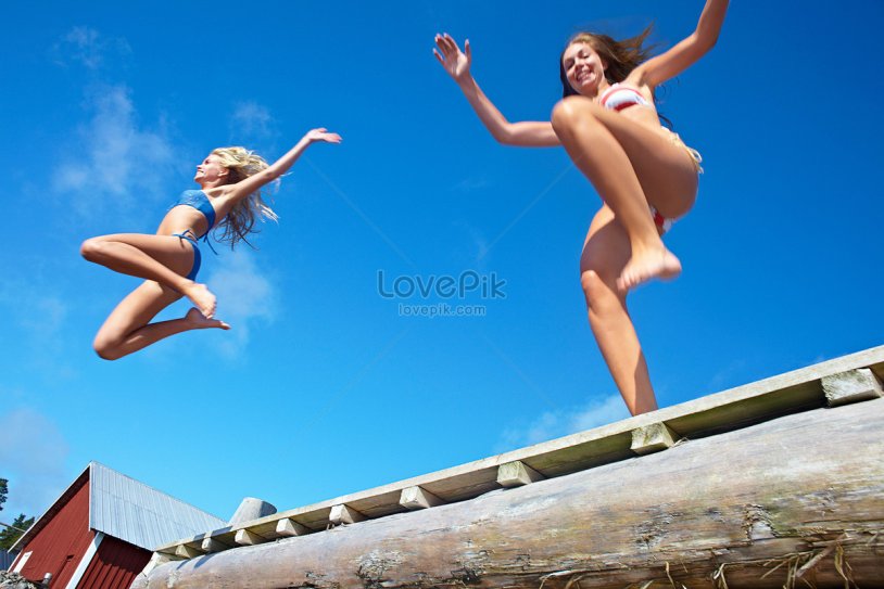 Jumping with tarzanka naked