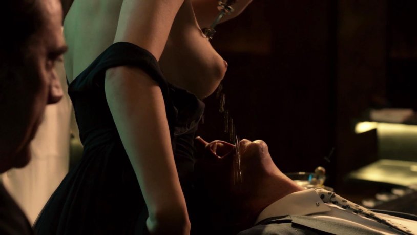 Jessica Parker Kennedy Tits