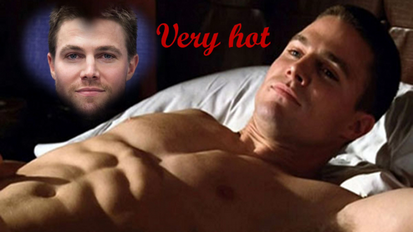 Barry Allen and Caitlin Snow Kiss