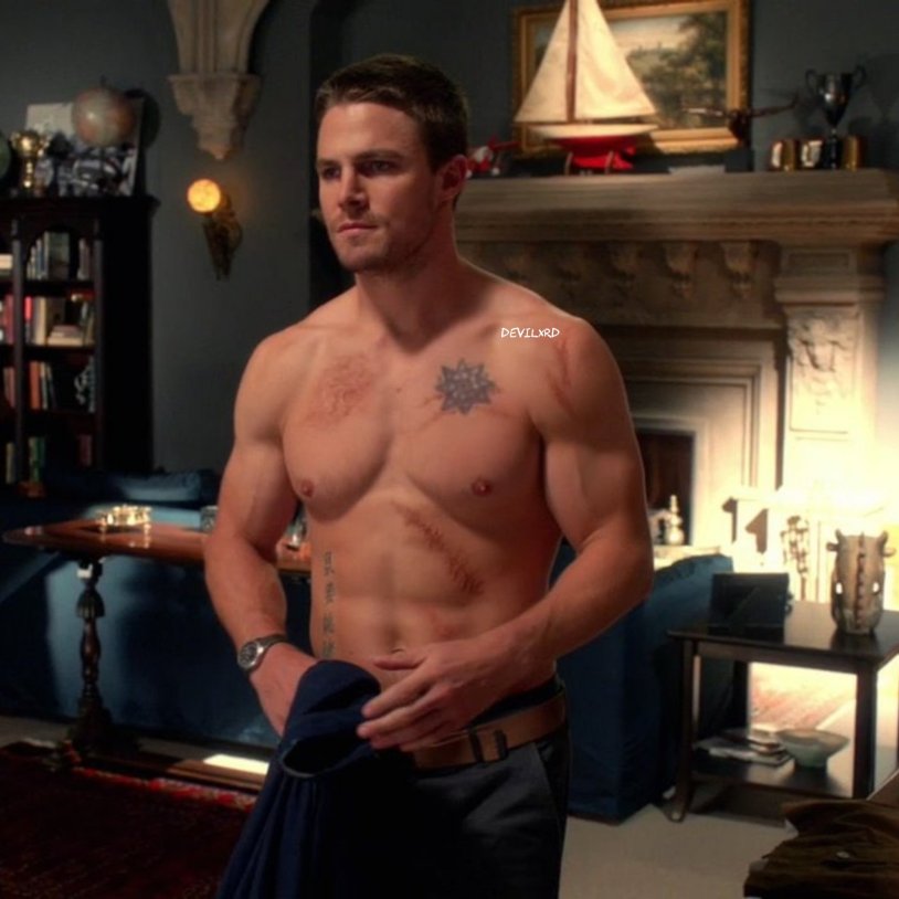 Stephen Amell and Emily Bett