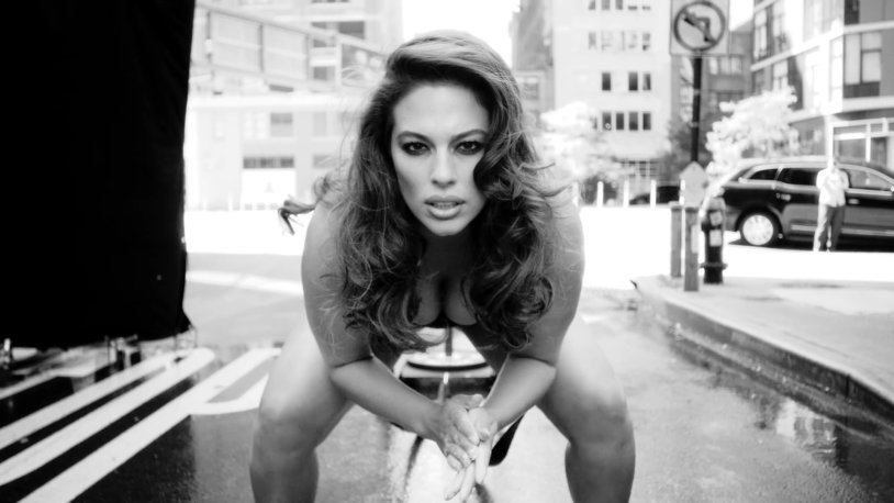 Monifa Jansen in bed