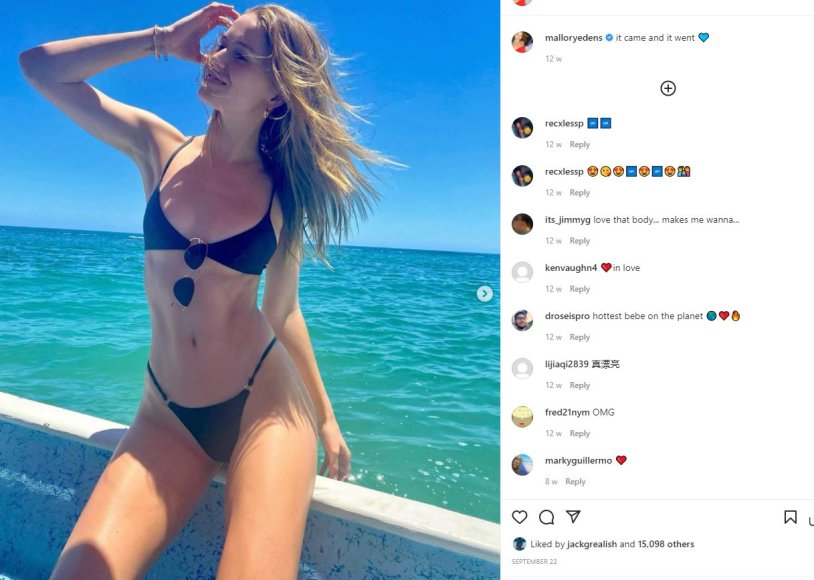 Monifa Yansen Bikini