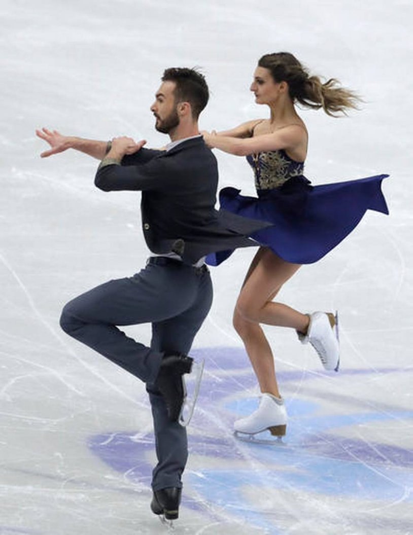 Girls Fantasy are half -naked