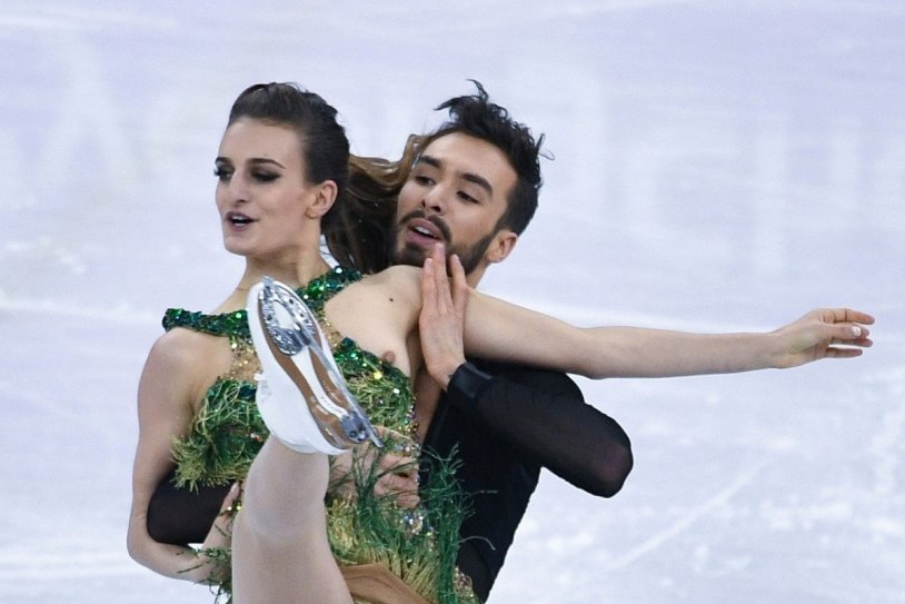 Kiss Gabriela Papadakis and Guillaume Sizeron
