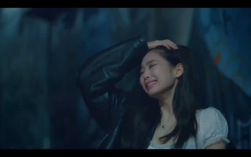 Jenny is crying Blackpink