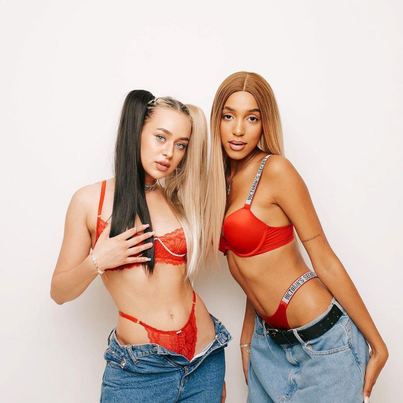 Clermont Twins to plastic