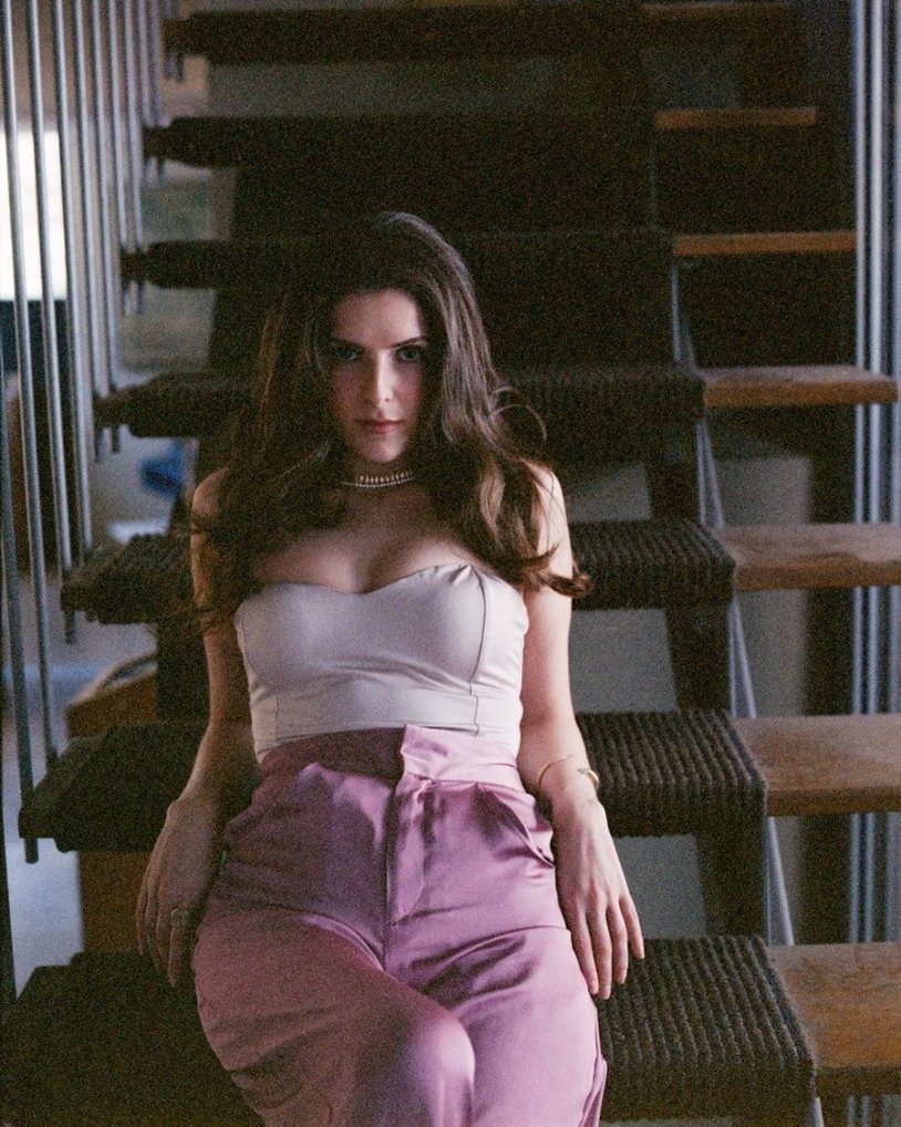 Anna Kendrick bed scenes