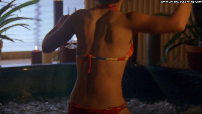 Amy Tigarden on all fours