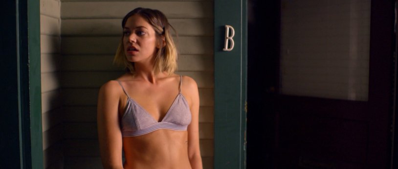 Analeit Tipton hot