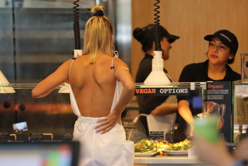 Haley Baldwin naked completely