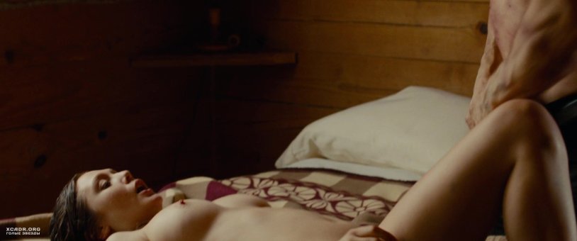 Elizabeth Olsen Naked Tits