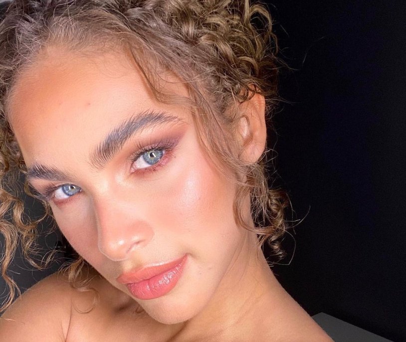 Camila Kendra is hot