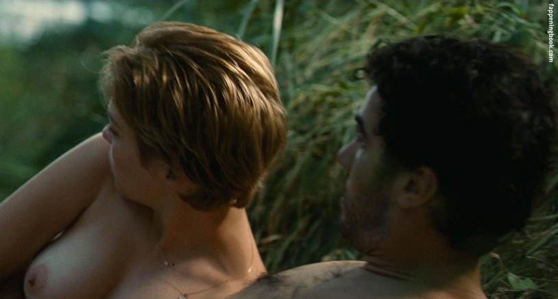 Lea Seyu Life Adel Lesbian