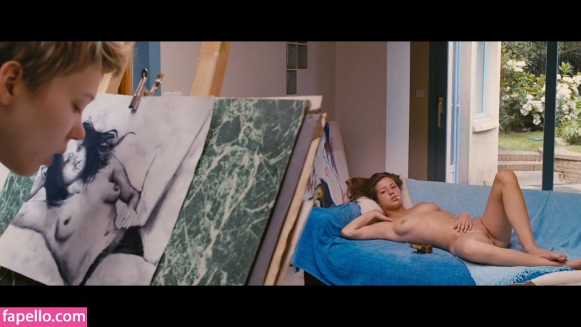 Erotic scenes with Lea Seyd