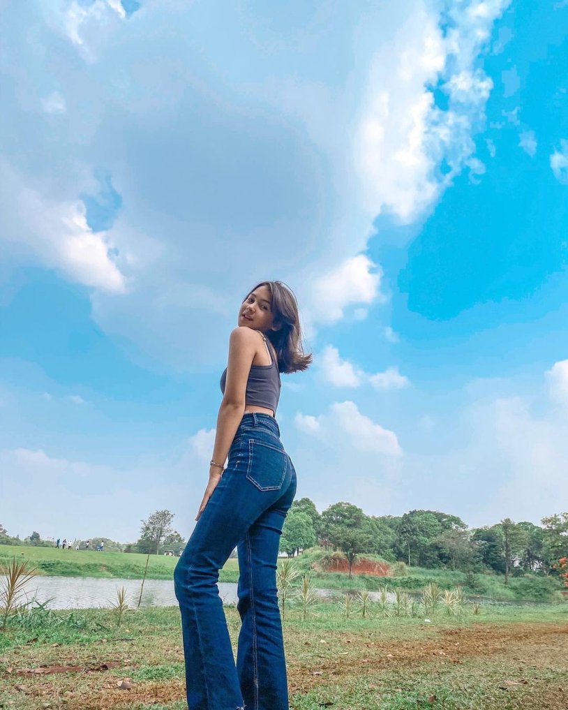 Cewek Montok Celana Ketat